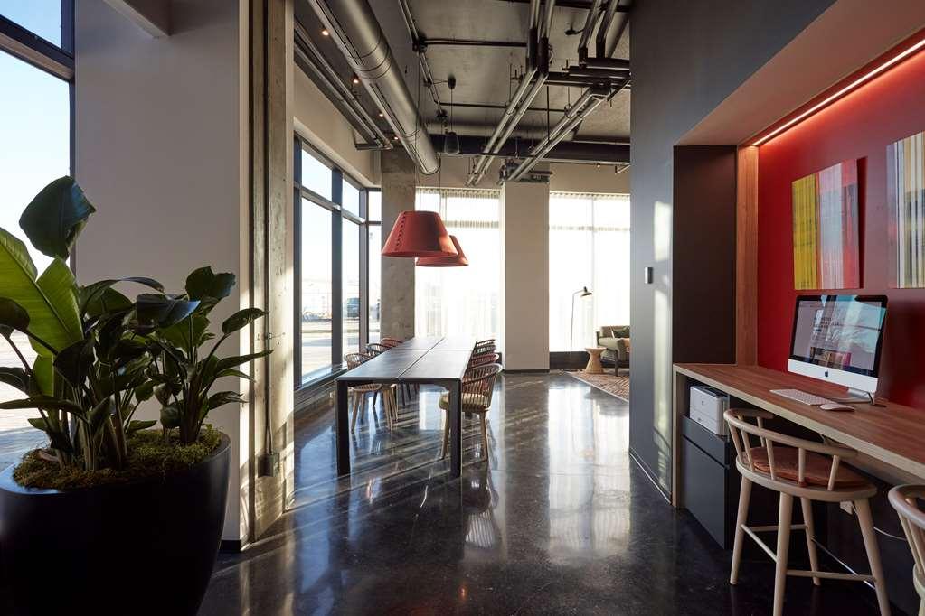 Alt Hotel Calgary East Village Inreriör bild