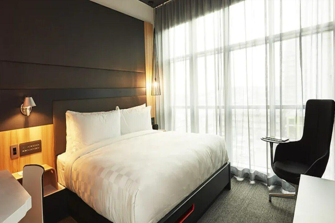 Alt Hotel Calgary East Village Exteriör bild